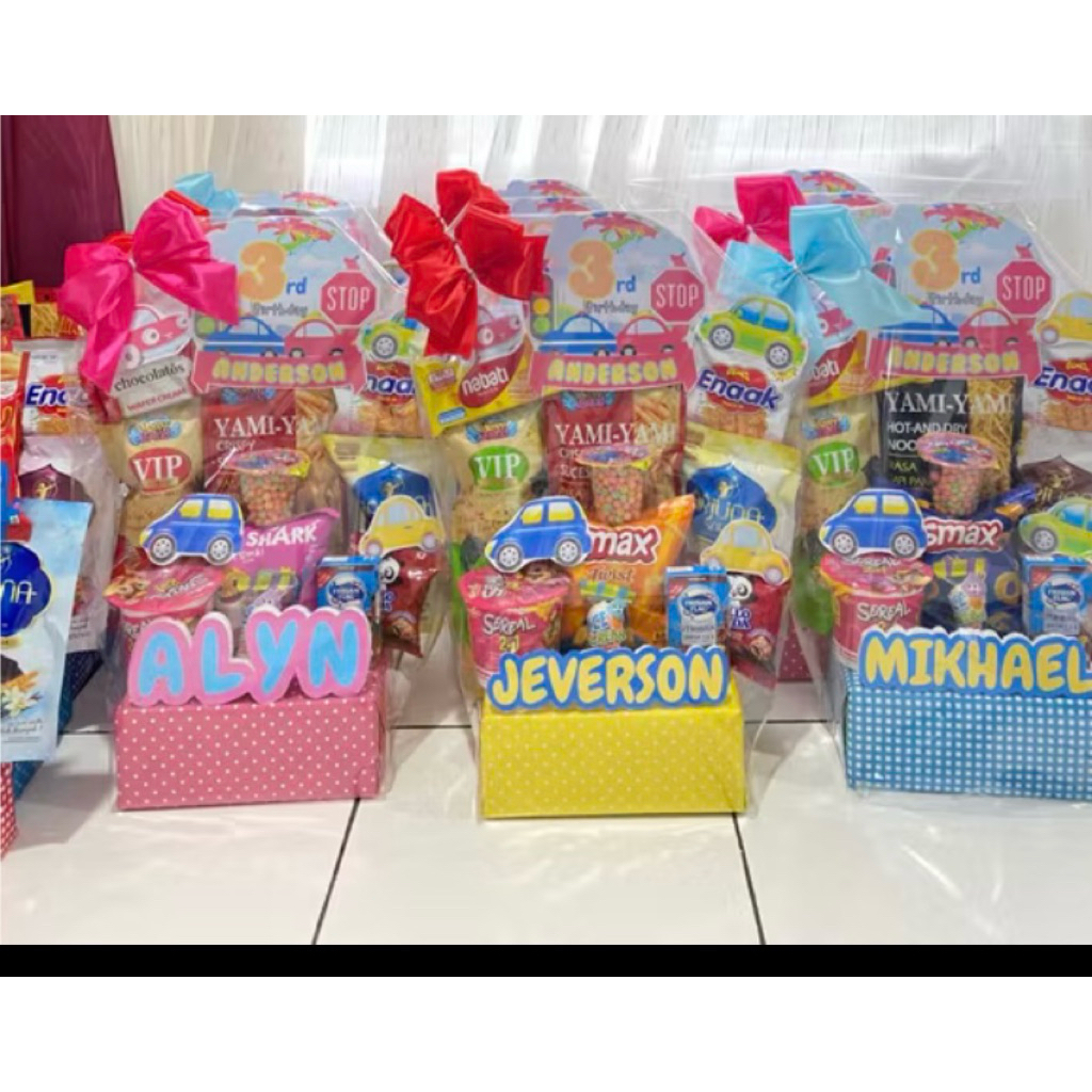 

Hampers Snack Tower mini |costume nama & tema | Hadiah Wisuda | Ultah Kekinian | School event | Anniversary | Baby Born