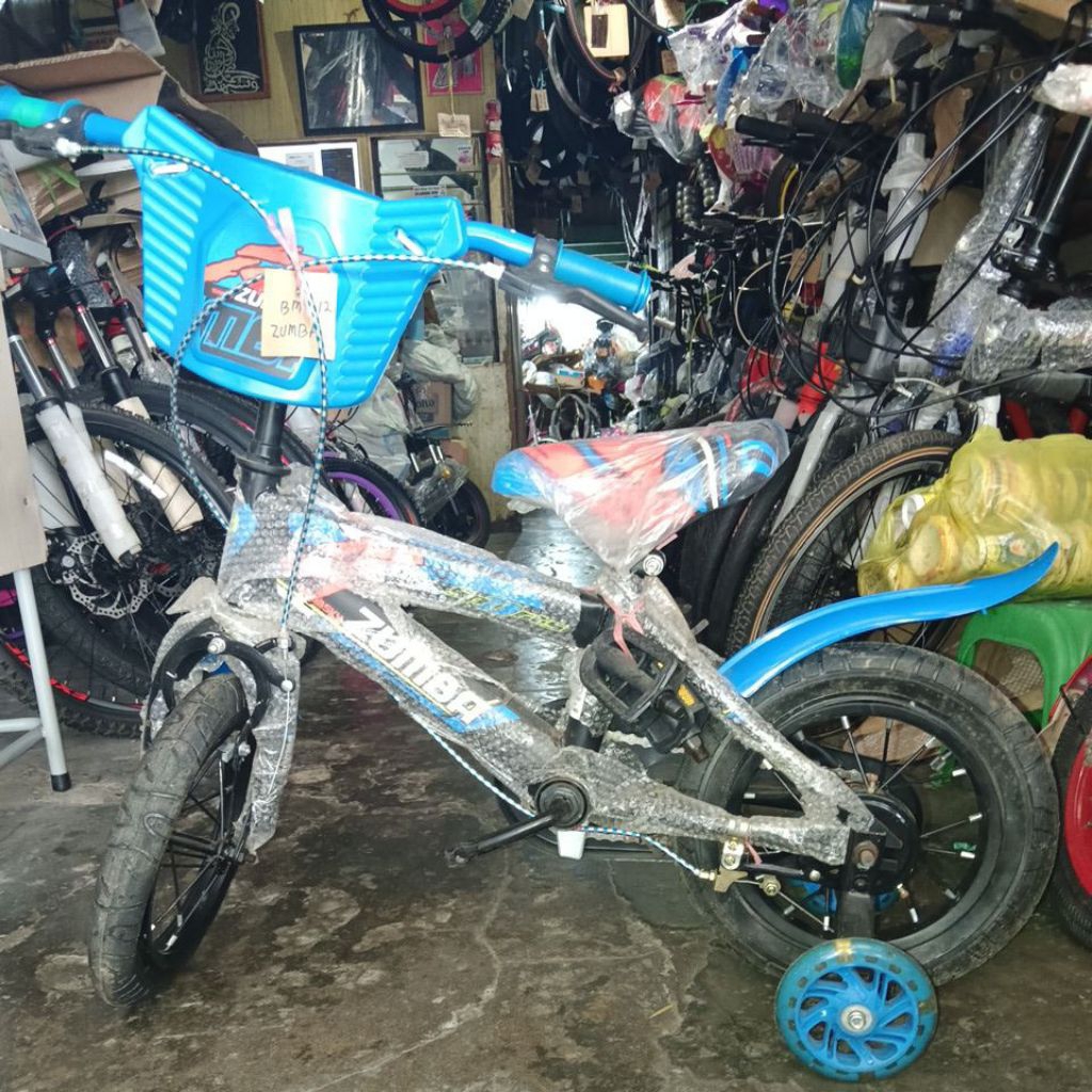sepeda anak laki-laki BMX
