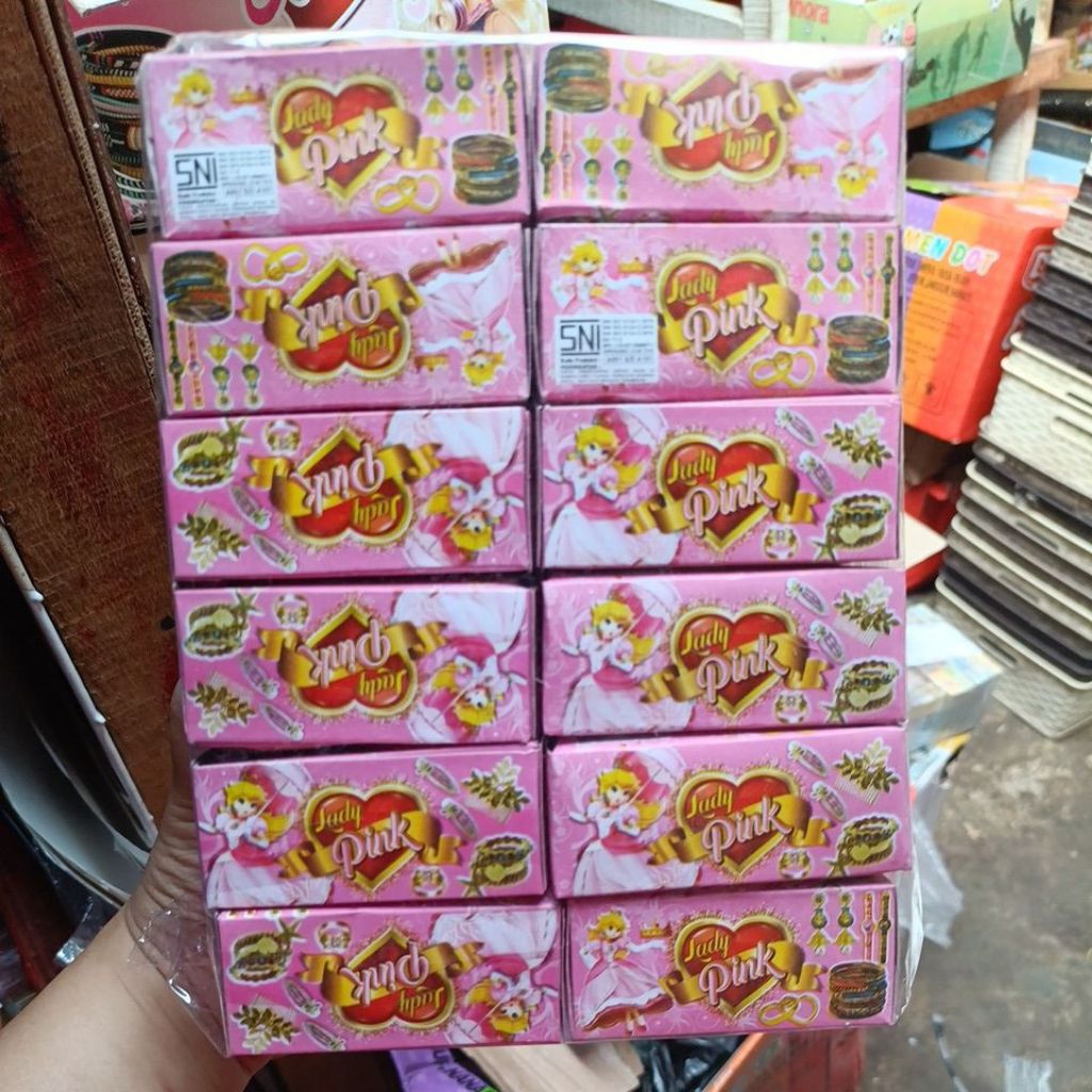 

Kotak Kado Berhadiah LADY PINK isi 36 Pcs