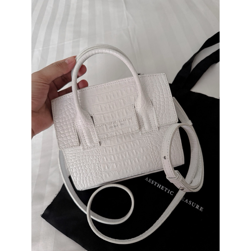aesthetic pleasure micro croco white