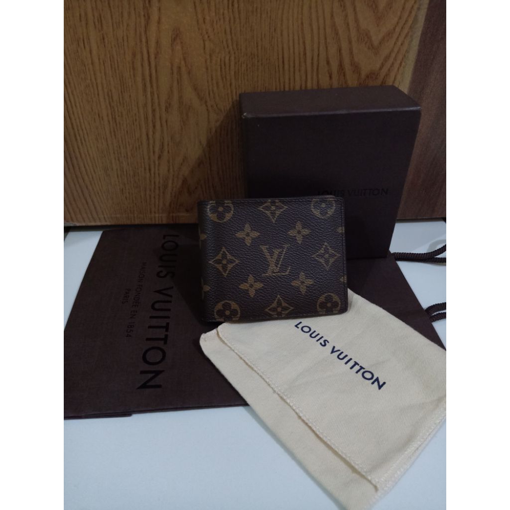 LV Bifold Flap Monogram 2008 Preloved