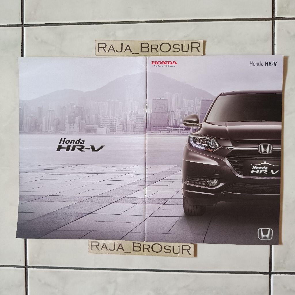 Poster brosur katalog booklet Honda HRV HR V 2015