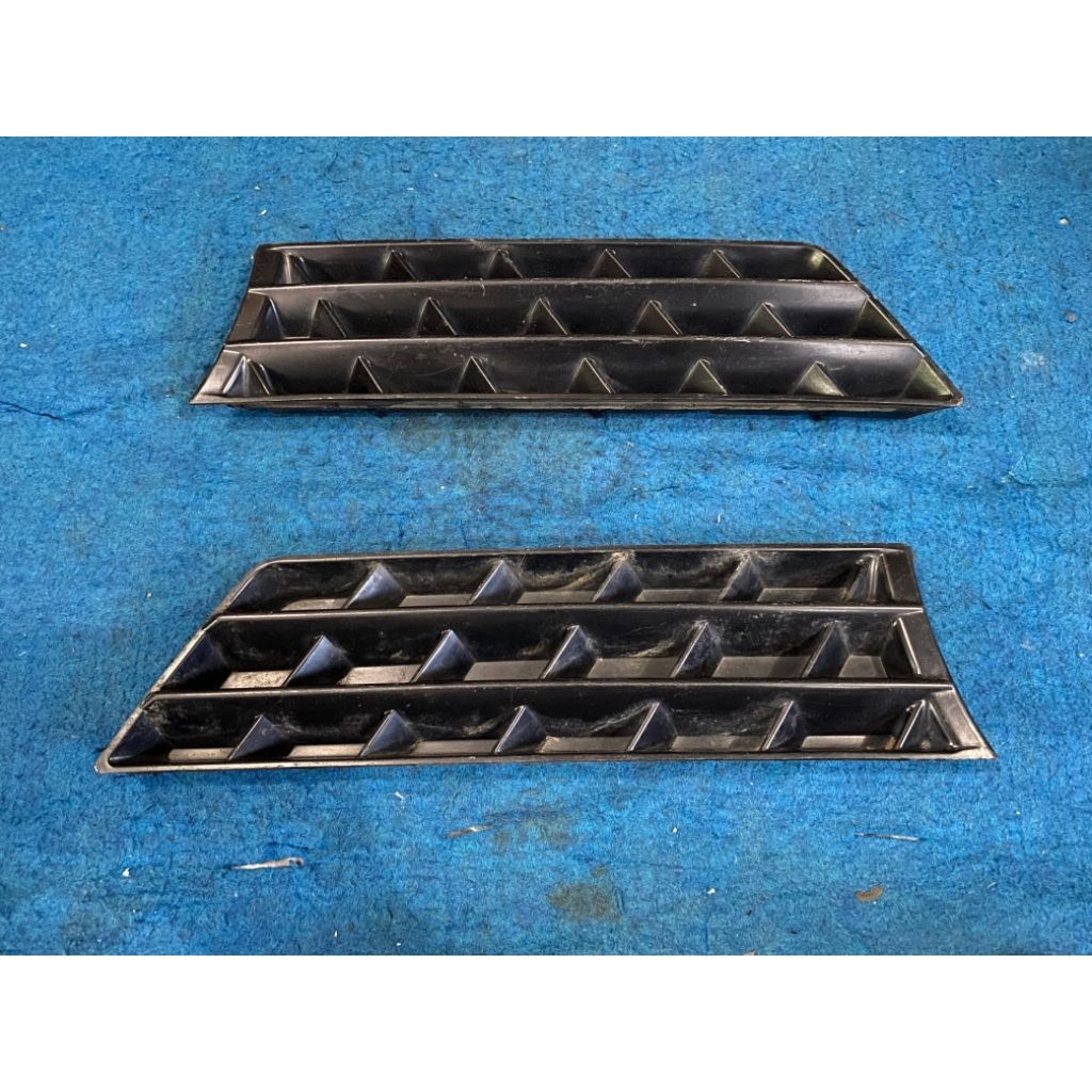 Grill gril depan tengah Mitshubishi t120 ss original
