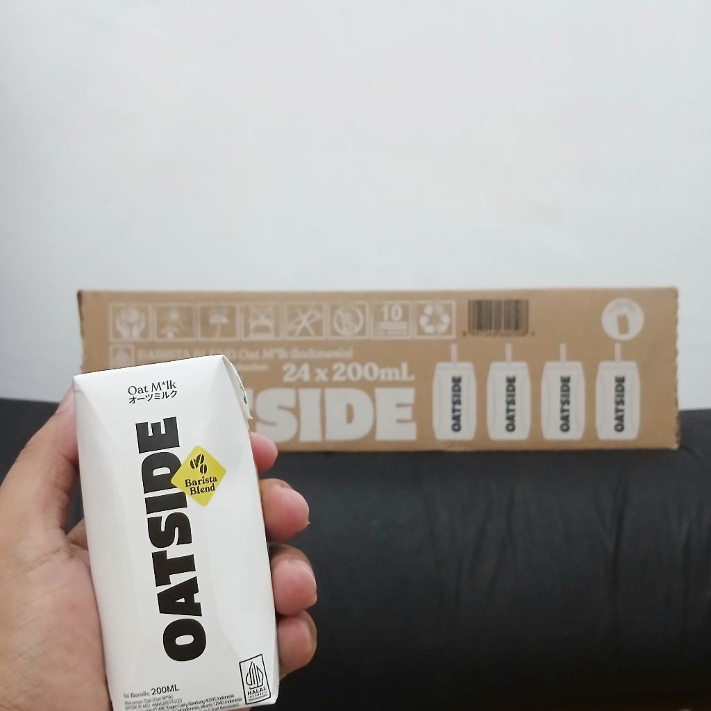 

OATSIDE PUTIH BARISTA 200 ML PIPET OATMILK (ISI DUS 24 PCS) SUSU CAIR UHT