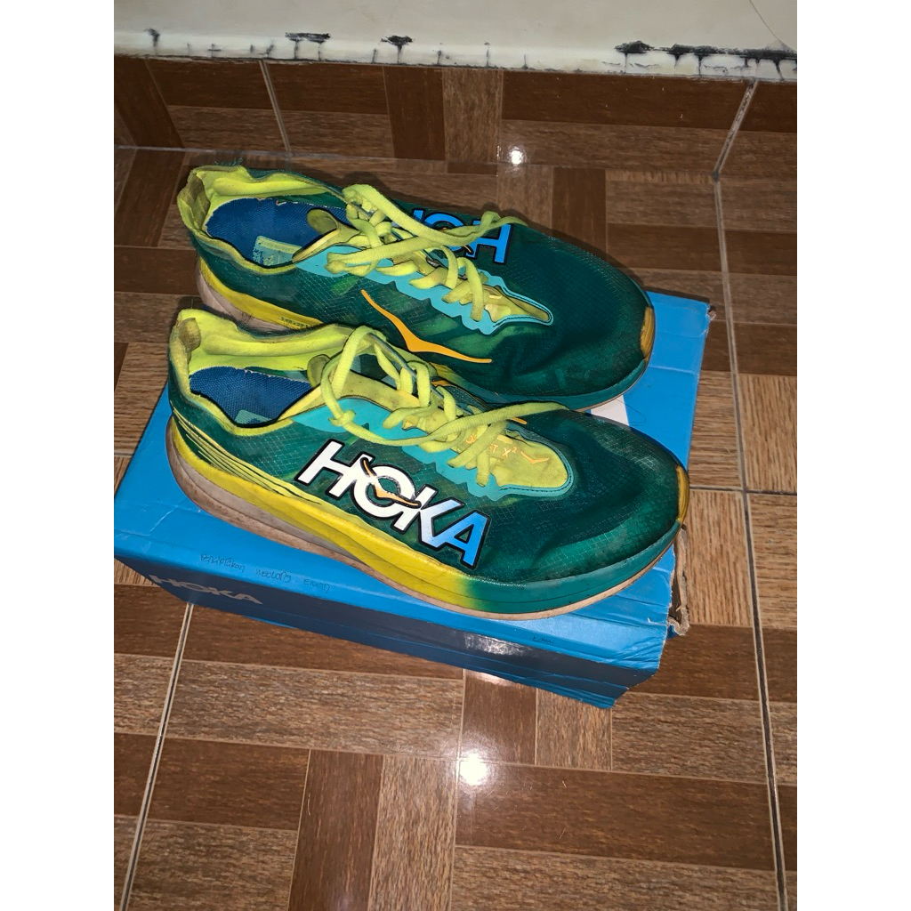 hoka rocket x2