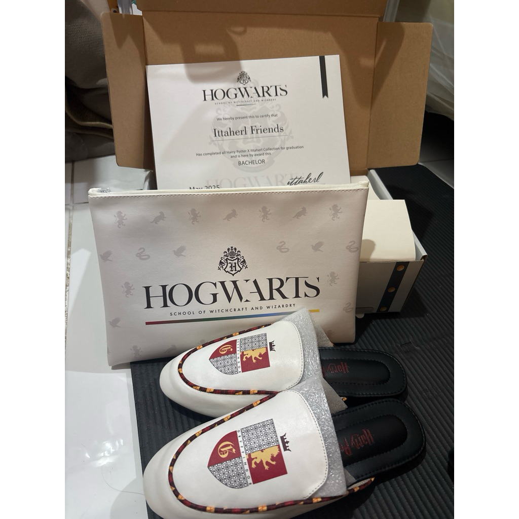 Ittaherl Harry Potter Hogwarts Alumni Series Gryffindor