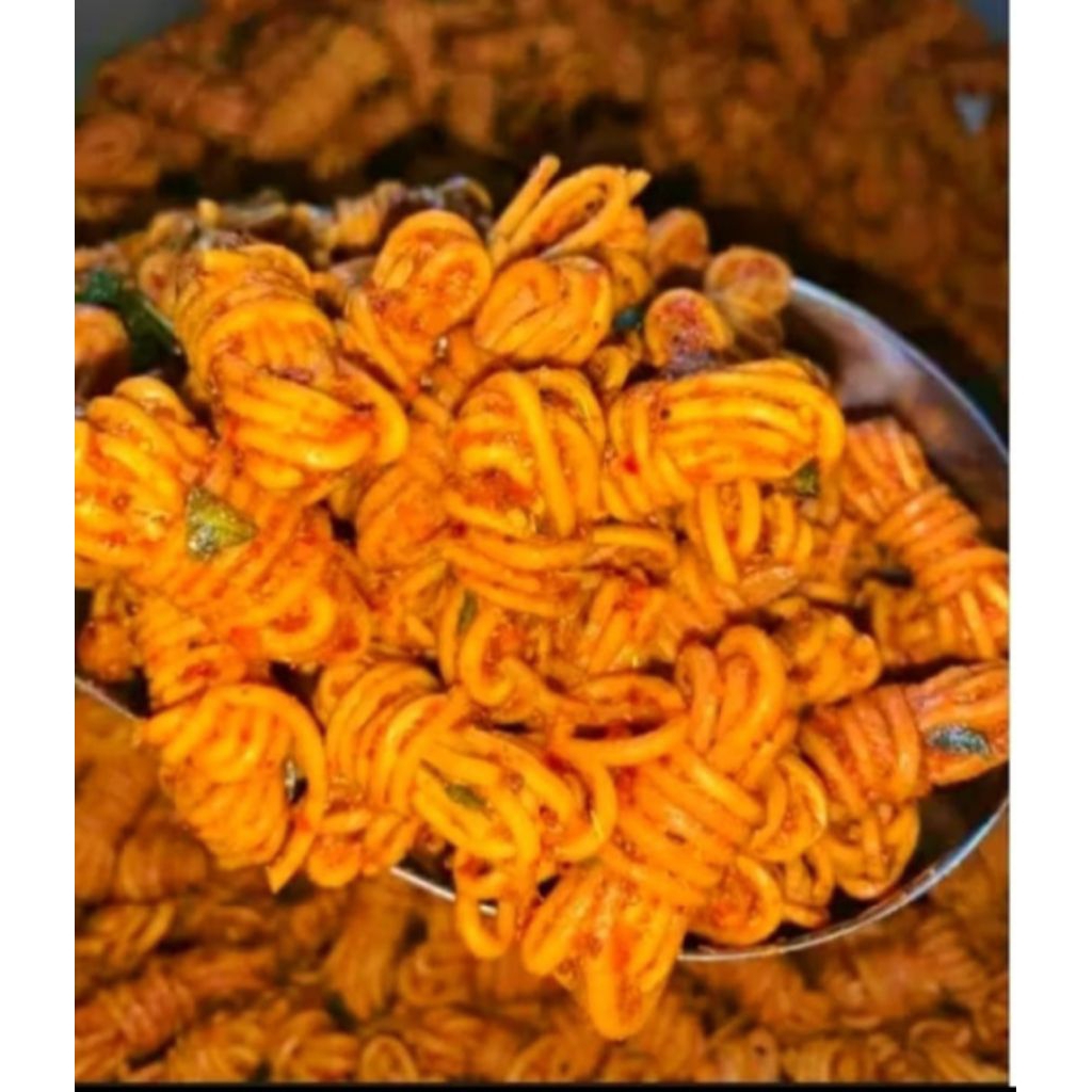 

mie uwel kriuk mie gulung pedas daun jeruk 250 grm sebllak mie gulung extra pedas