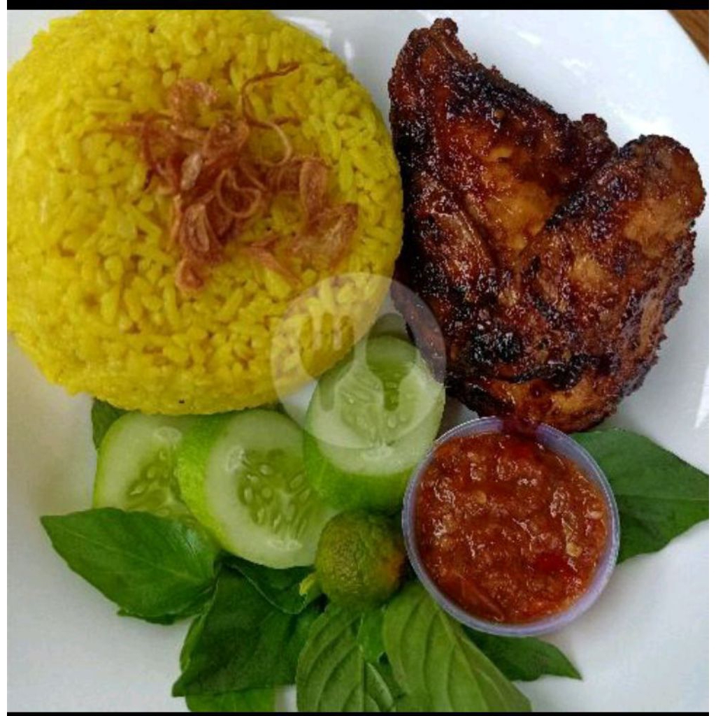 

nasi kuning ayam bakar