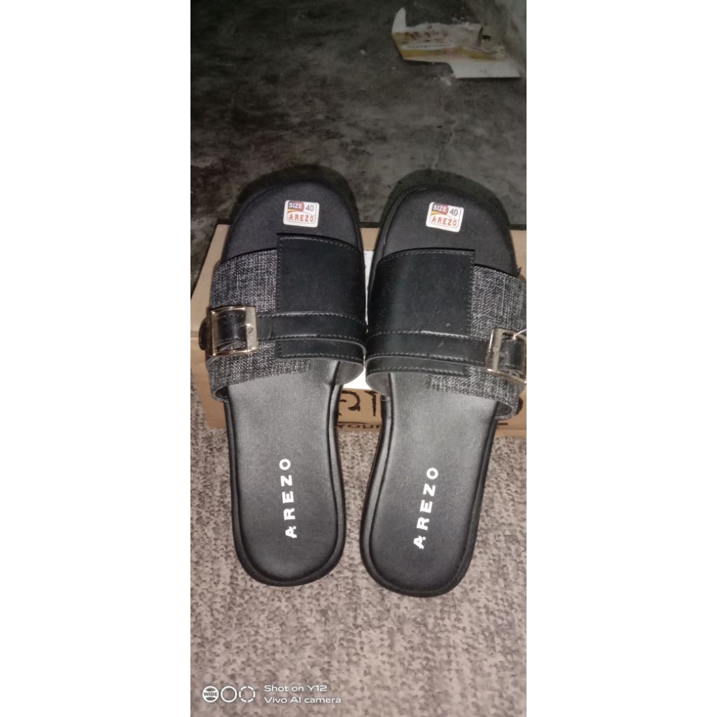 preloved sandal wanita
