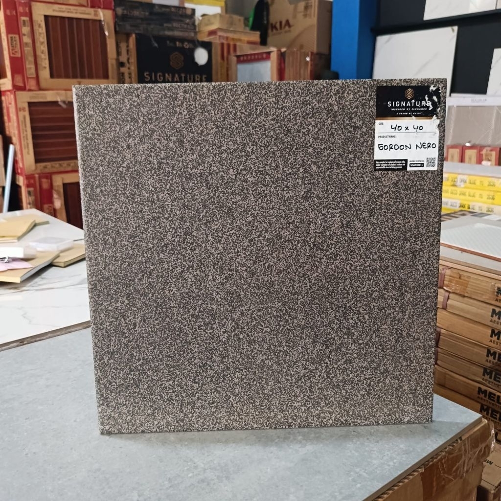 keramik lantai 40x40.Gordon Nero/Signature