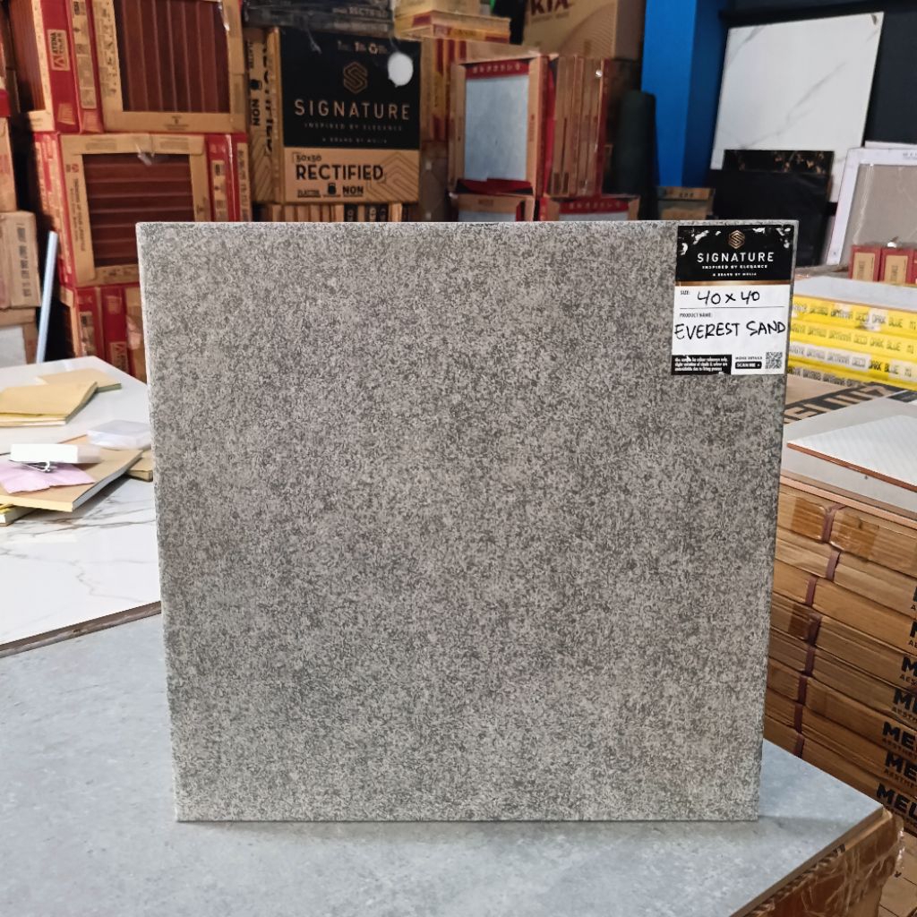 Keramik lantai 40x40 Everest sand signature
