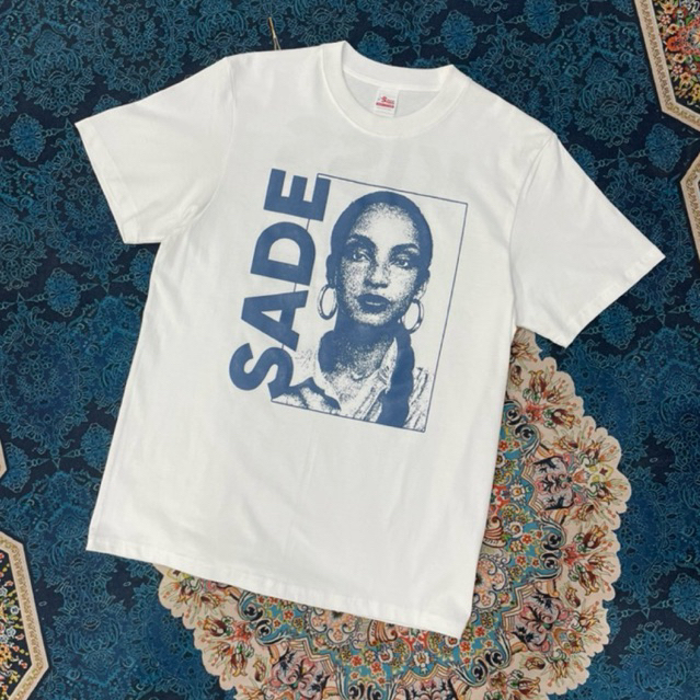 T-shirt - Sade KISS OF LIFE