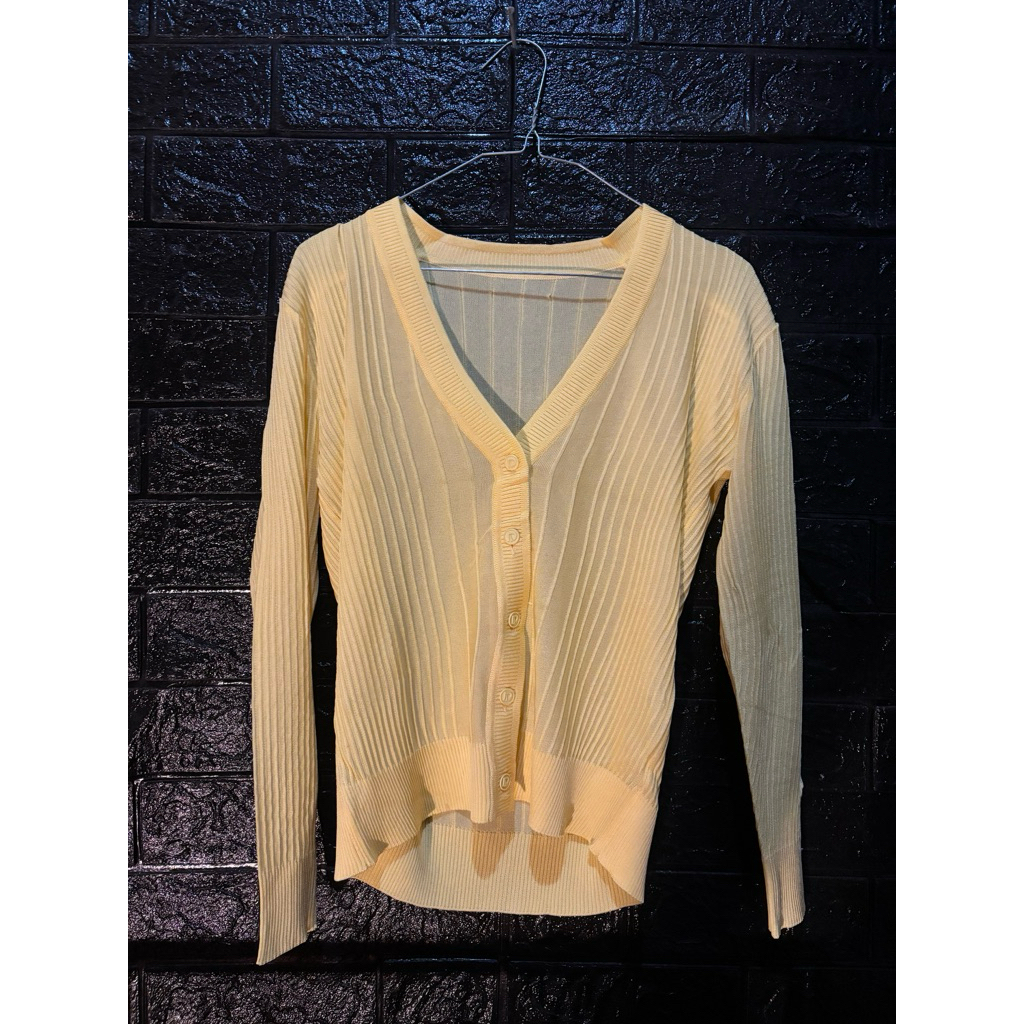 cardigan kuning