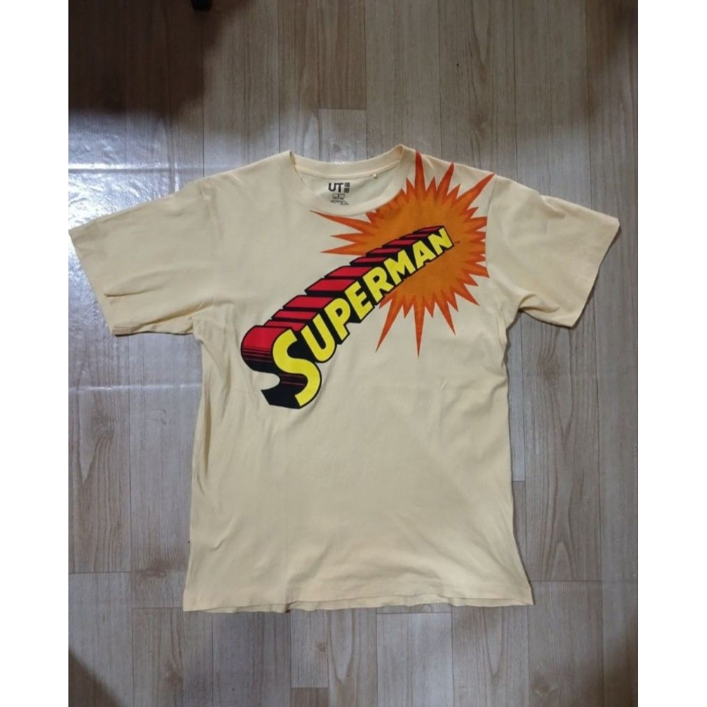 Kaos Uniqlo X Superman Second