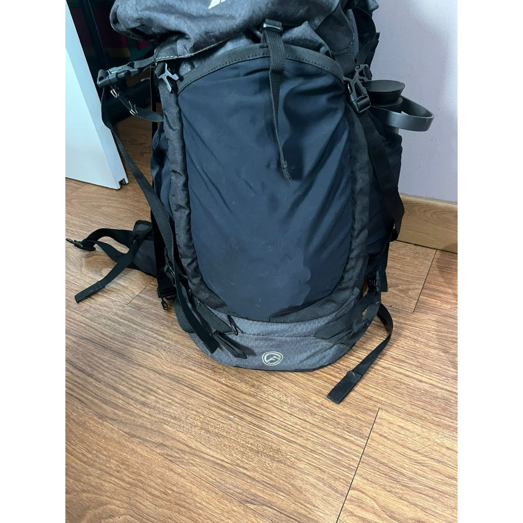 Arei Raung 60L carrier Secondhand very good condition