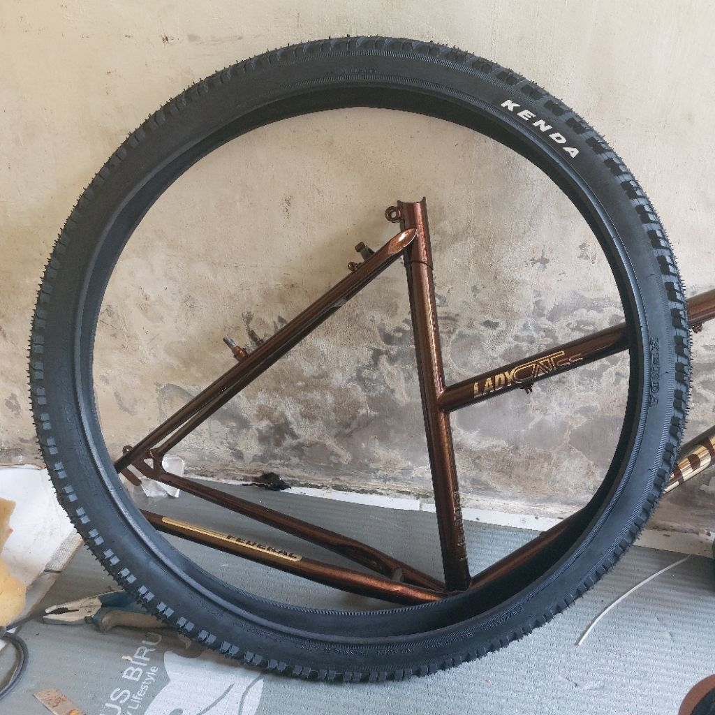 Ban luar sepeda kenda ukuran 26 x 210