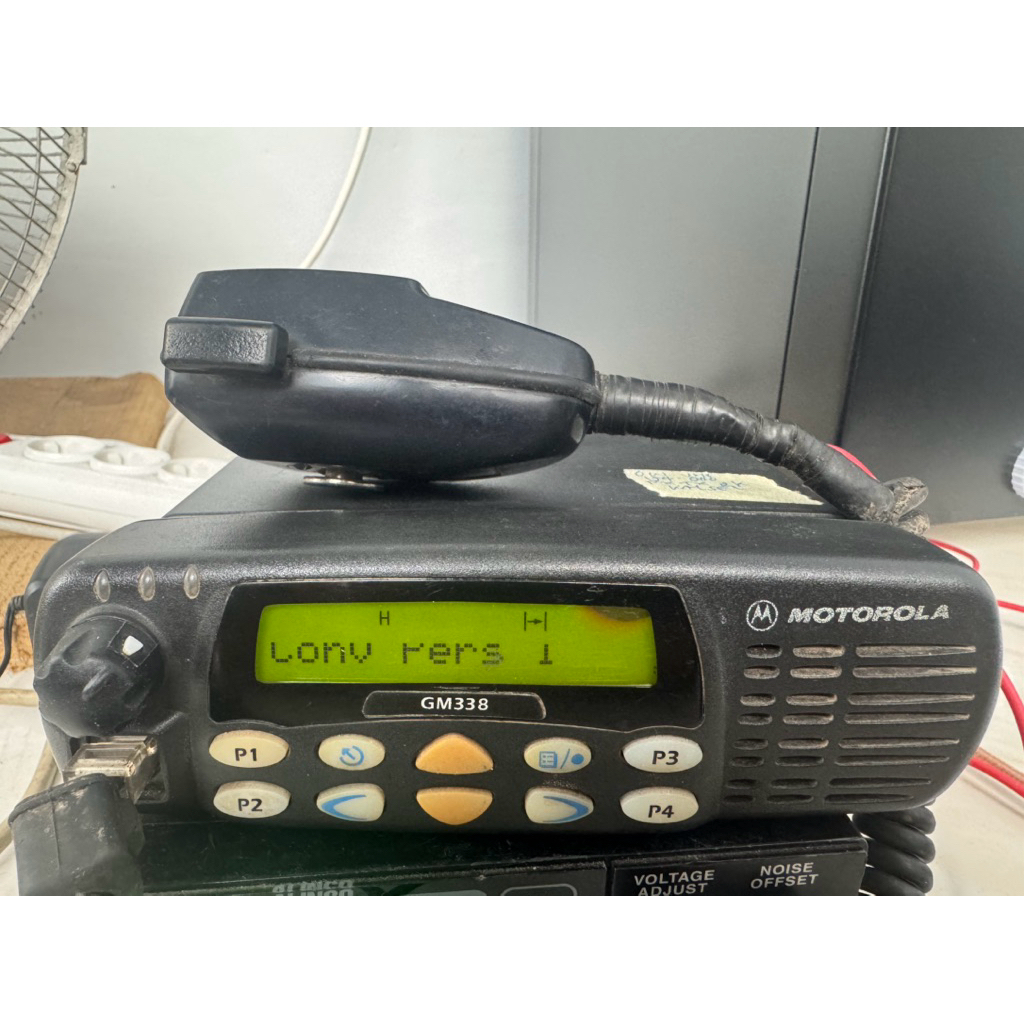 RADIO RIG MOTOROLA GM 338 Tx 0 watt Rx normal