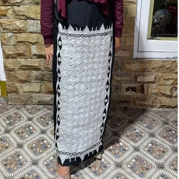 rok lilit tapis Lampung asli sulam tangan