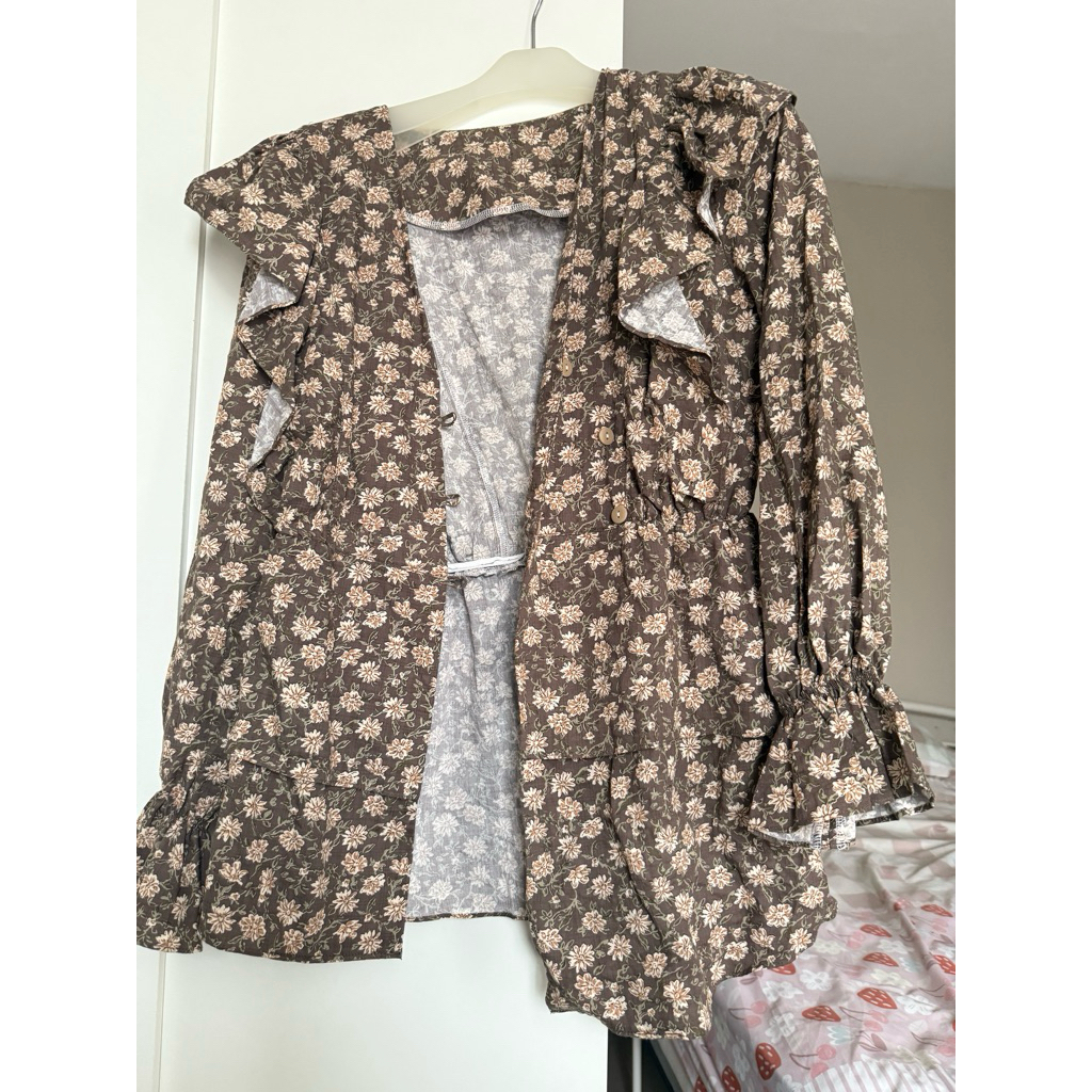 outer bunga coklat tua