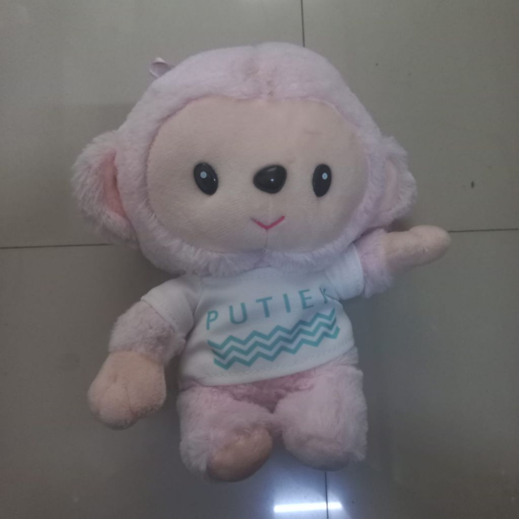boneka monyet pink kecil putien