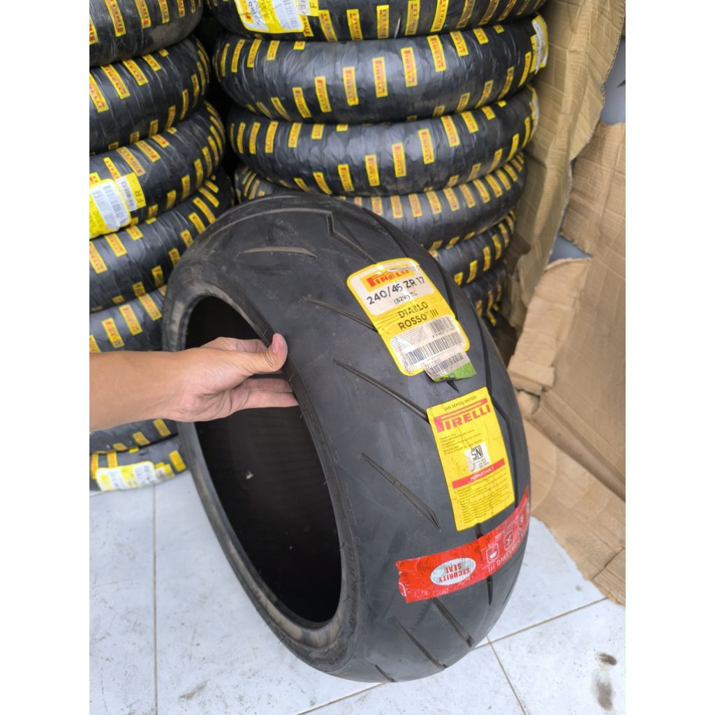 BAN IMPOR PIRELLI 240/45 ZR 17 TUBELESS TYPE DIABLO ROSSO III 240 45 RING 17 ORIGINAL BARU STOK LAMA
