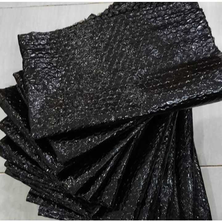 

Bubble Wrap Tambahan untuk Pengiriman Barang