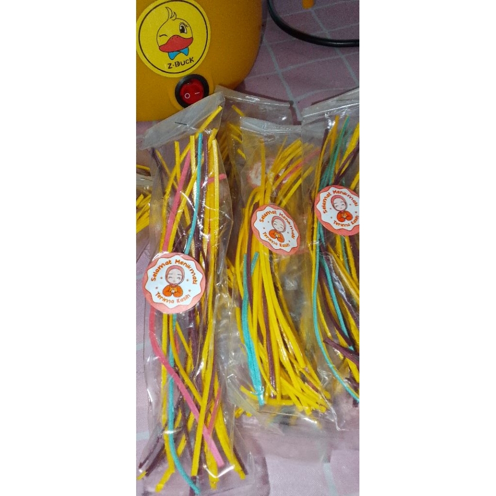

mie lidi warna warni 30gr