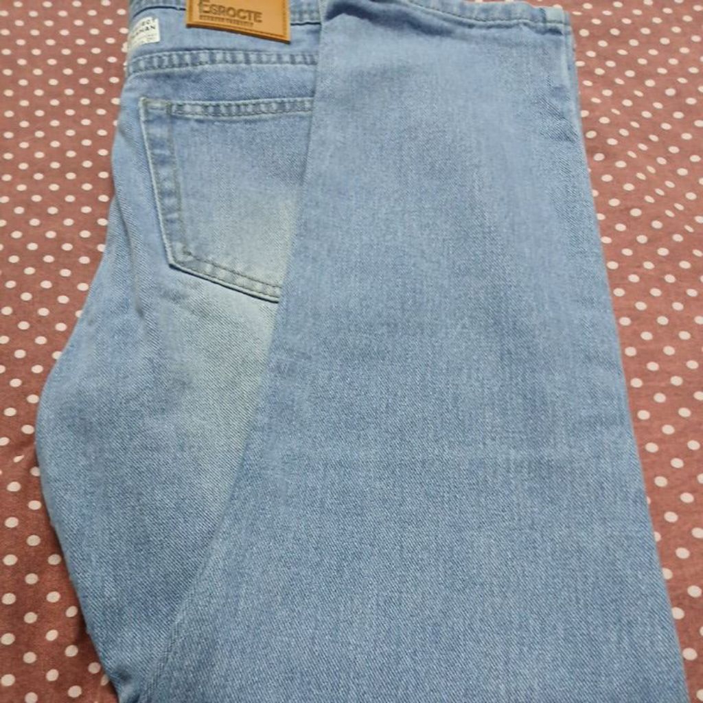 Celana Jeans merk Escrote