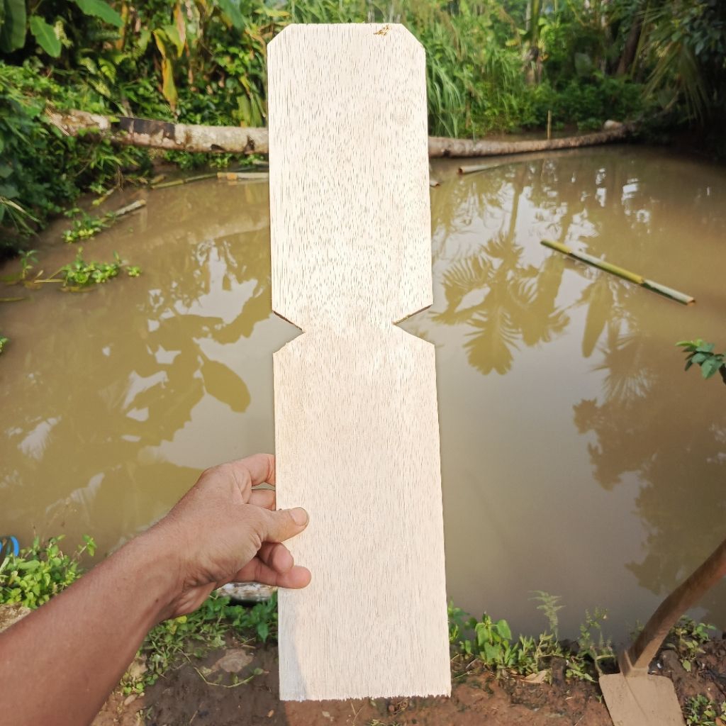 papan nisan kayu polosan