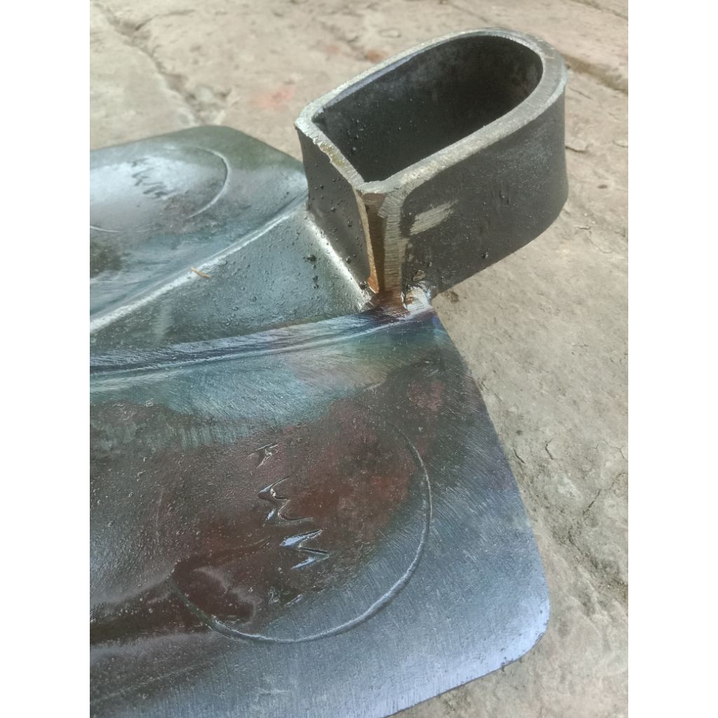 CANGKUL SAWAH BUATAN PANDAI BESI SEPUHAN UKURAN (L)