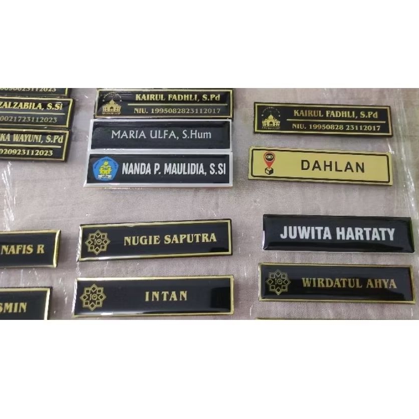 

{ A C E H } Nametag Nama Dada Custom MURAH Resin Magnet dan Peniti