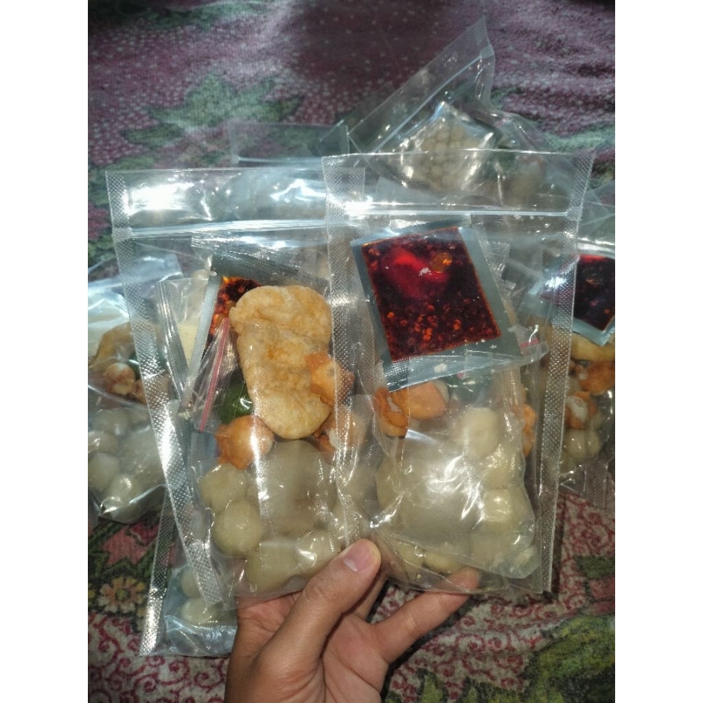 

Boci Ayam suir Chili oil
