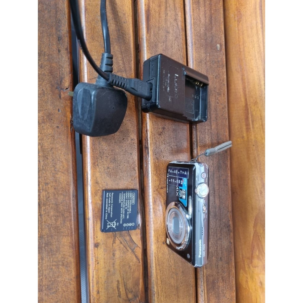 Digital Camera Lumix DMC-FH3