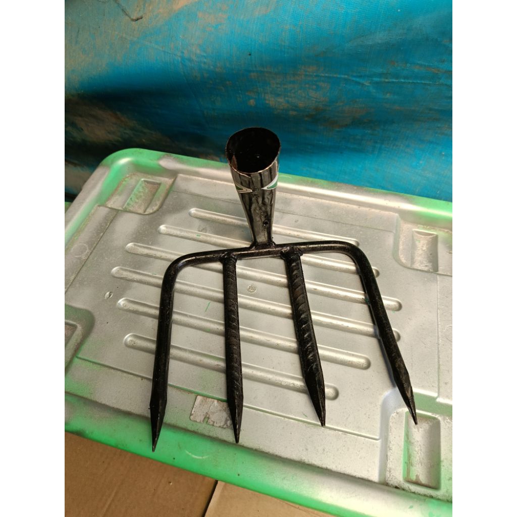 NEW Garukan Gigi 4 Corong Besi Ulir 12 / Garukan Sampah