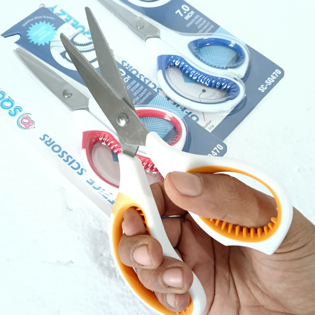 

SQUEEZY GUNTING SEDANG 7 INCH SCISSORS STAINLESS ANTI KARAT TAJAM SC-SQ470