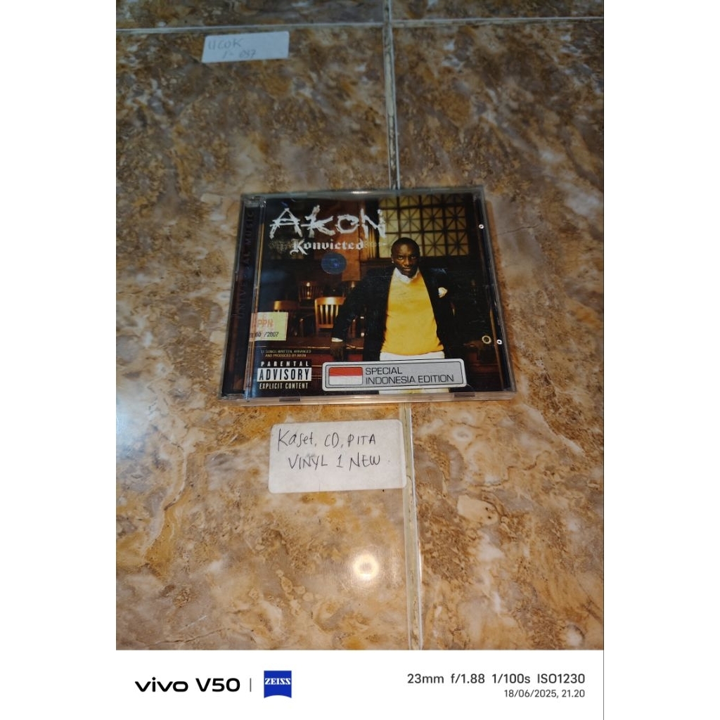 Kaset CD Akon konvicted