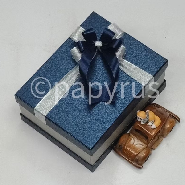 

PAPYRUS Sandwich 17,5x22,5 Tinggi 10cm Kotak Kado Gift Box V2