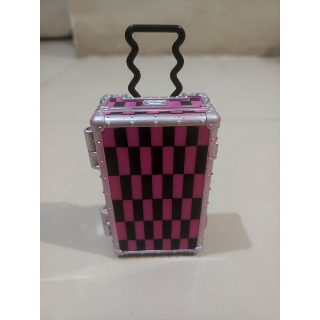 Perlengkapan tas koper boneka Barbie