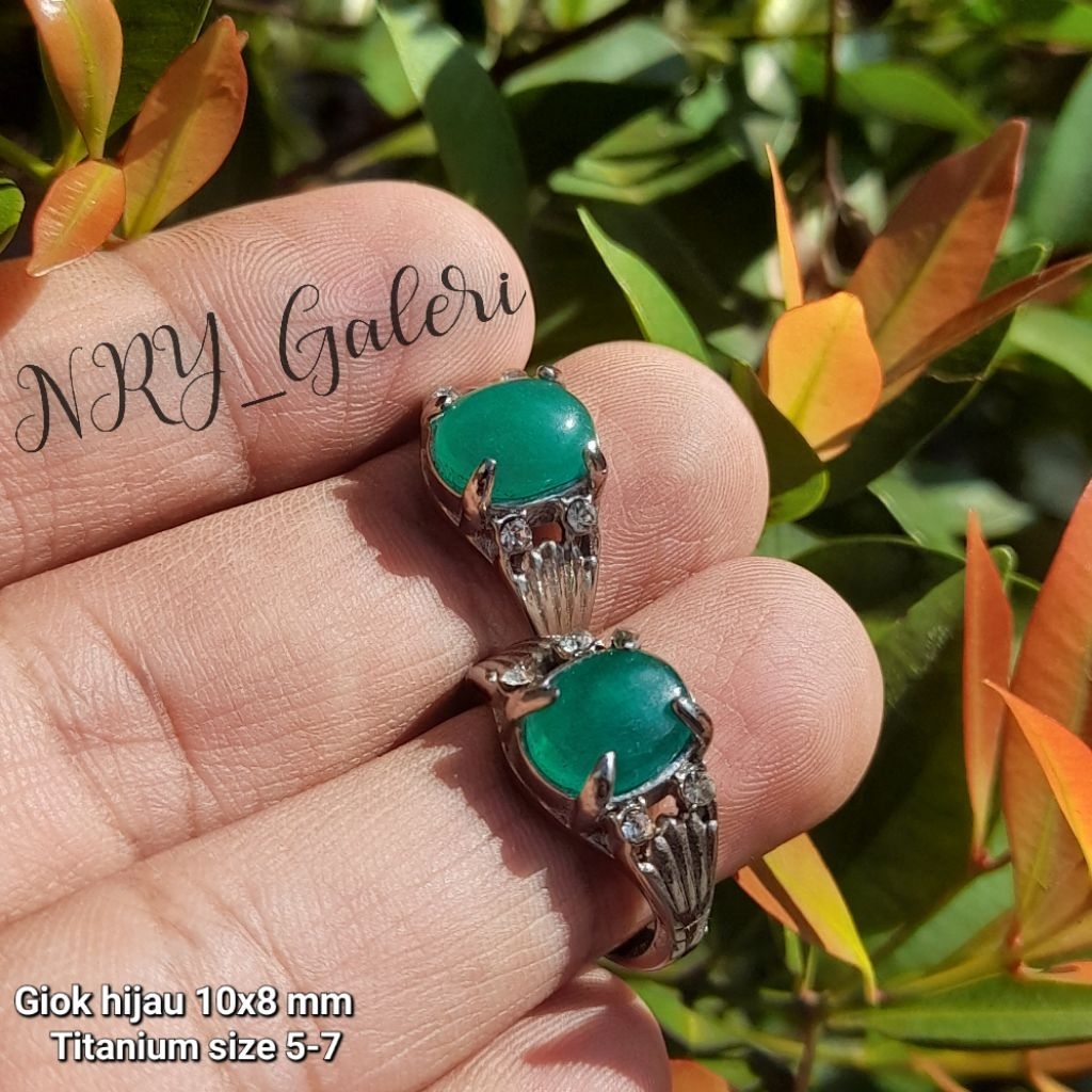 cincin batu giok hijau  ring cewek titanium