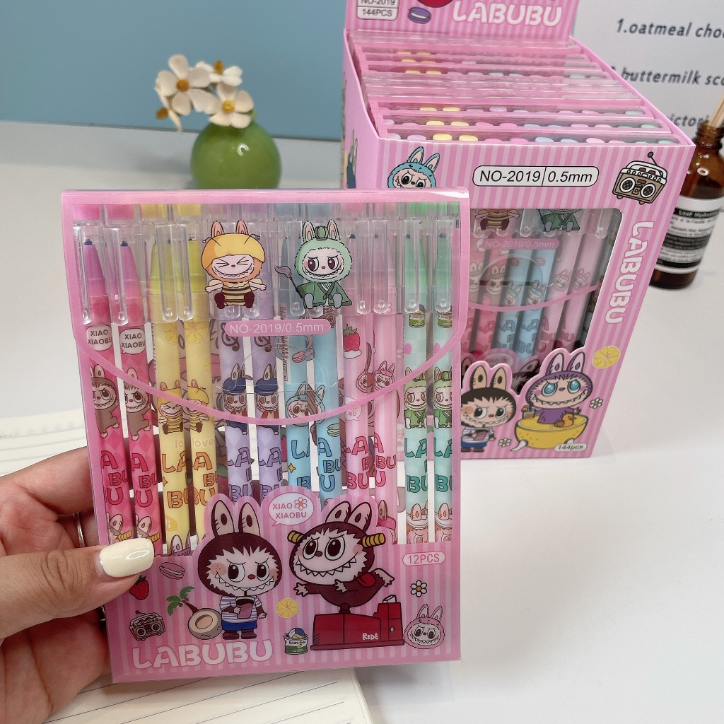 

Pulpen Gel 12pcs Bisa Dihapus Motif Sanrio, Labubu, Marvel, Blackpink Lucu / Pulpen Bisa Dihapus (warna random)