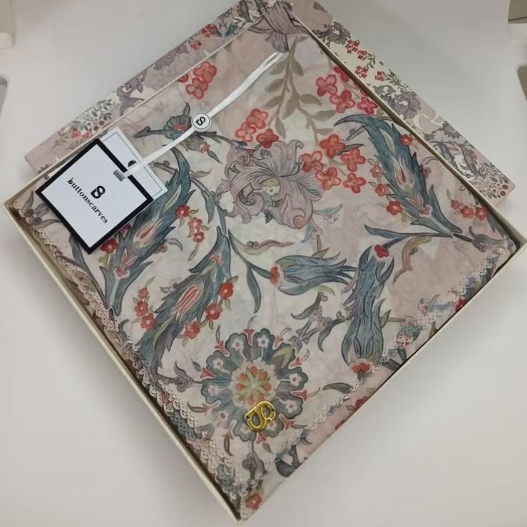 Buttonscarves Topkapi Square - Ivory - Preloved