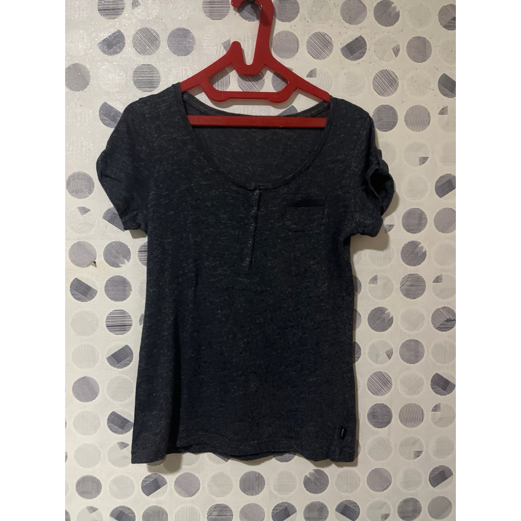 PRELOVED kaos wanita baleno