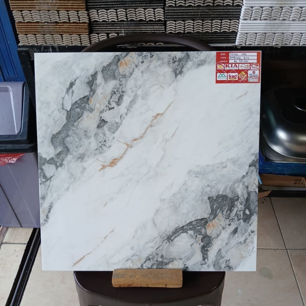 KERAMIK 50X50 AMBROSE GREY | GLOSSY | UNO