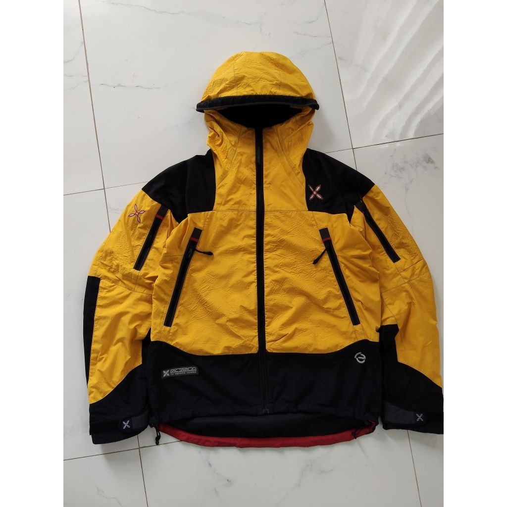 jaket gorpcore montura