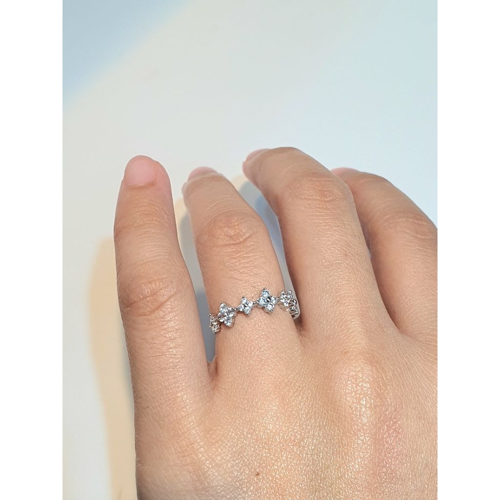 Cincin Emas Putih Model Bunga Zircon 1.24 Gram Size 9.5 750 17k (CH370)