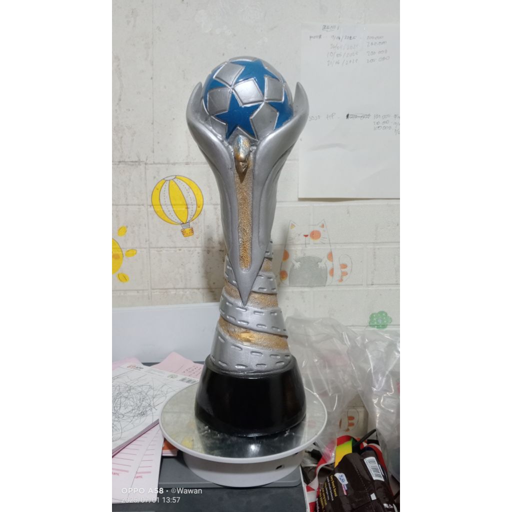 piala bola motiv bintang 42cm silver