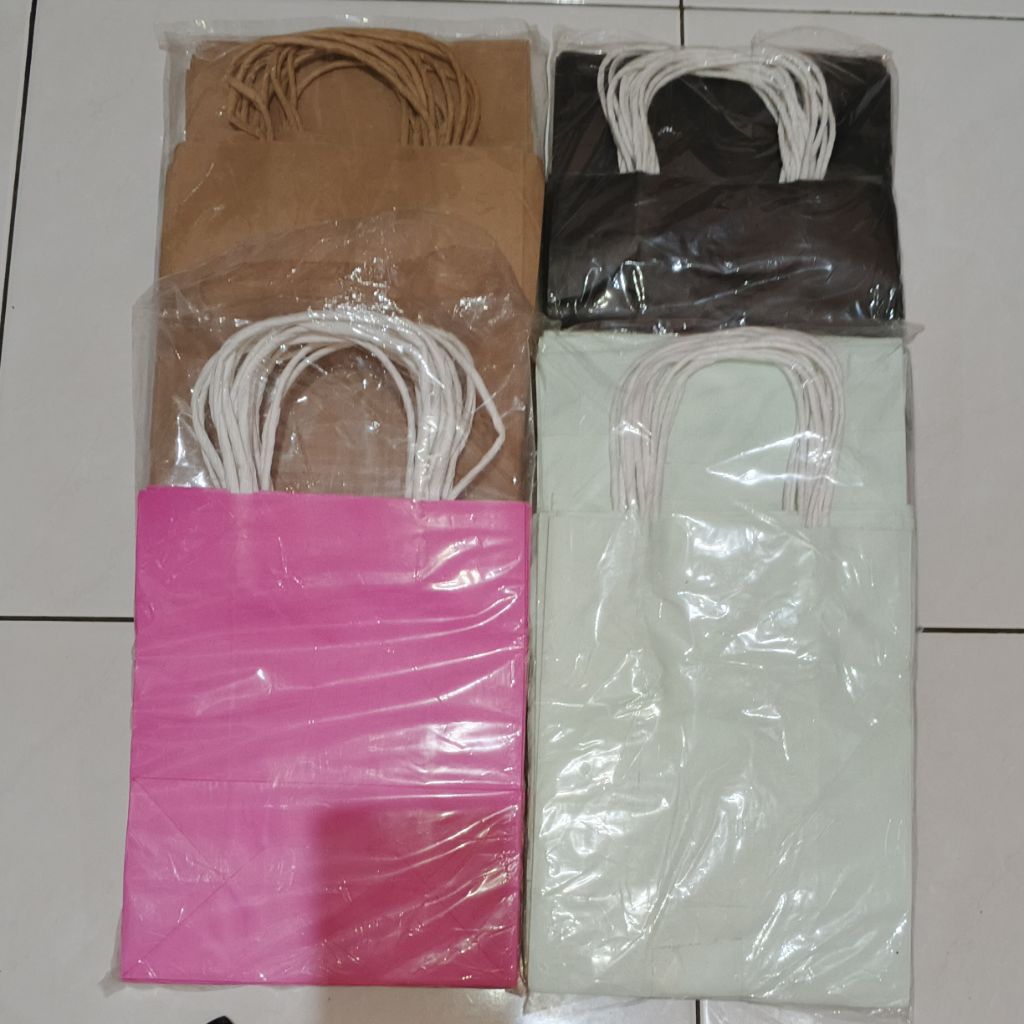

Paperbag/Tas Kertas Warna 20x25x10 cm