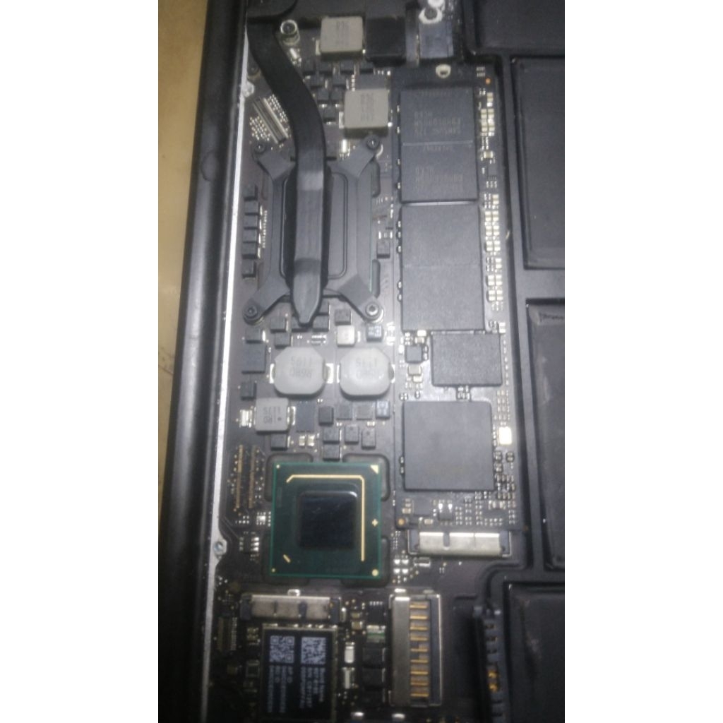 Mesin Macbook air 2011 minus