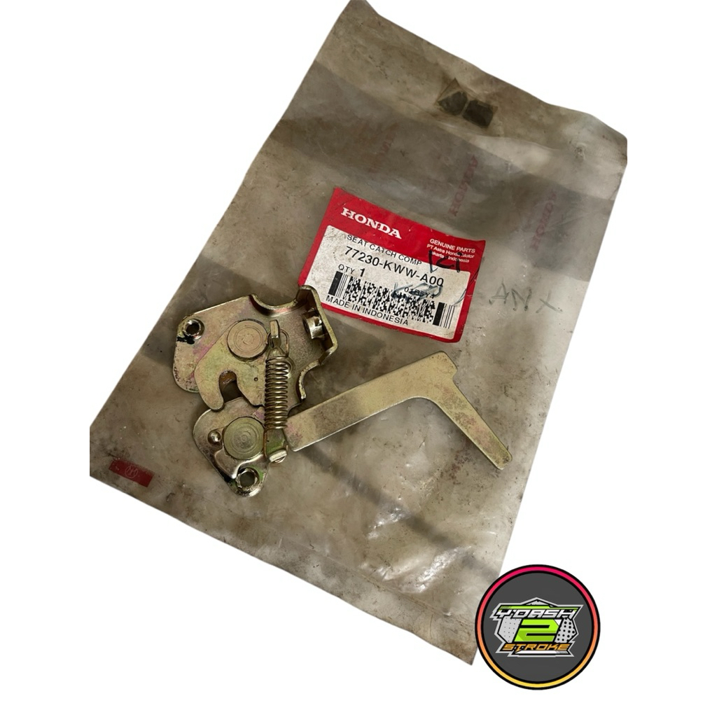 77230 KWW A00 ENGSEL KUNCI JOK REVO ABSOLUTE 110 CC 2009 - 2013 original