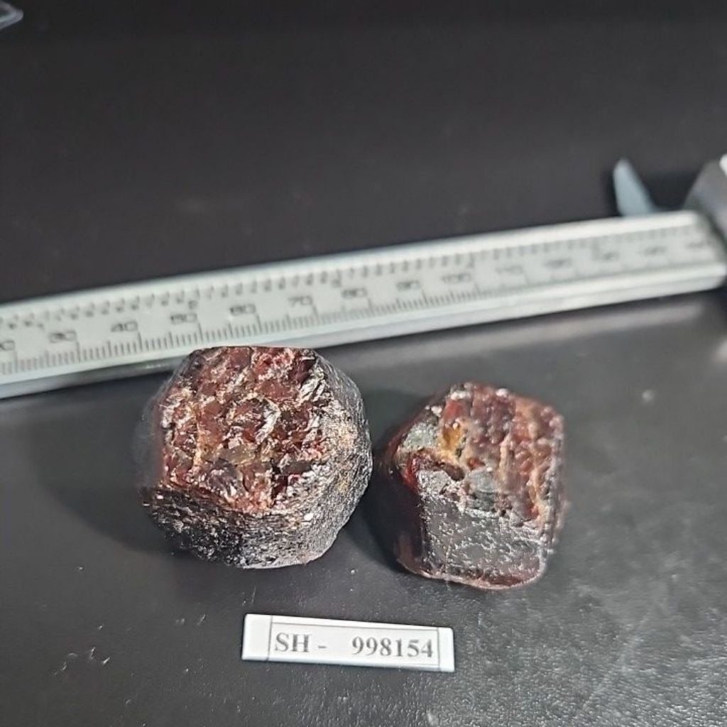 GARNET RED ROUGH BATU ALAM ASLI